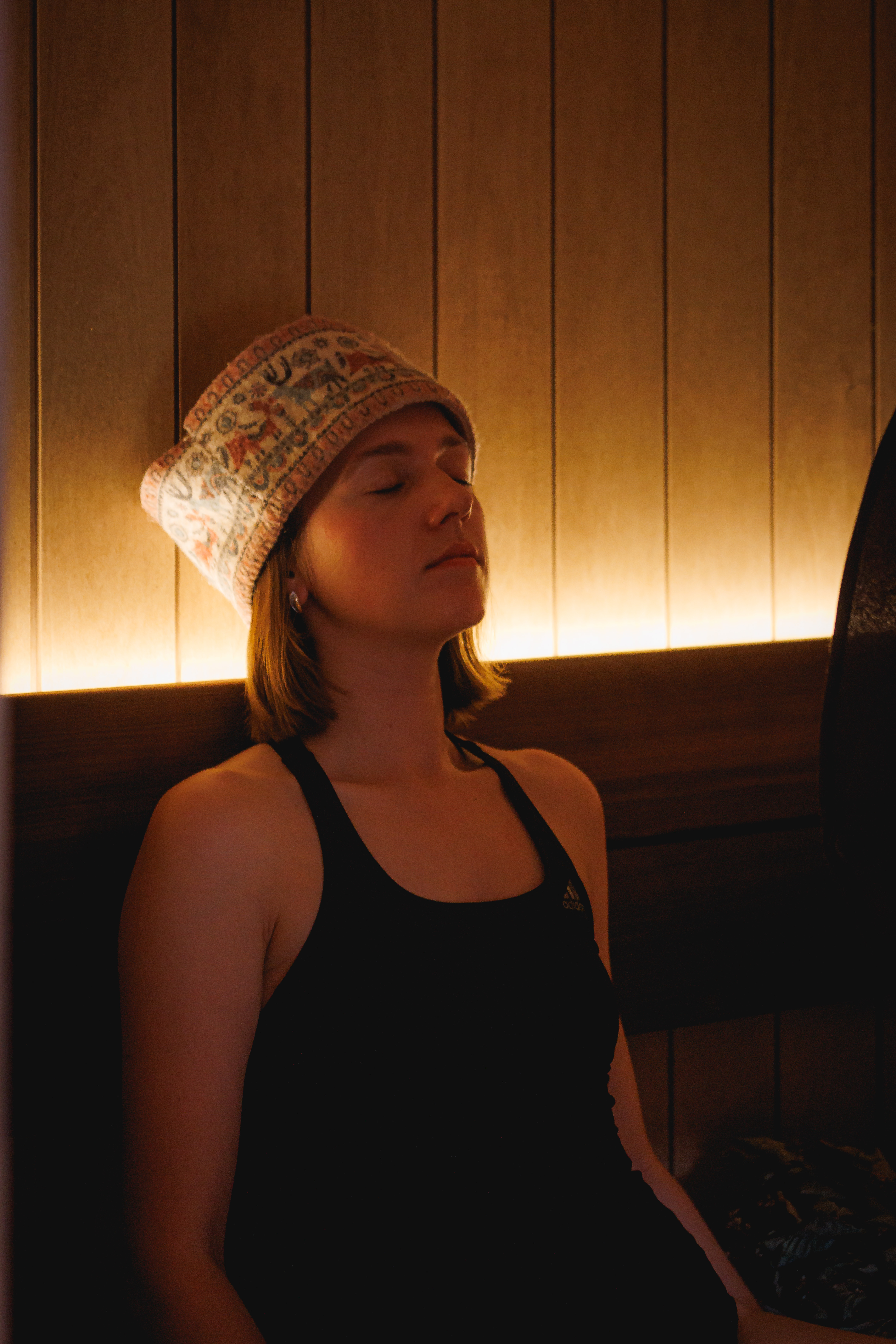 Девушка в парной