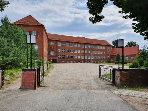 10. Знаменская школа имени А. Моисеева